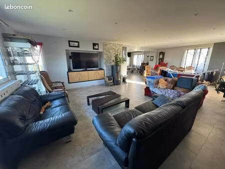 maison 8 pièces 190 m²