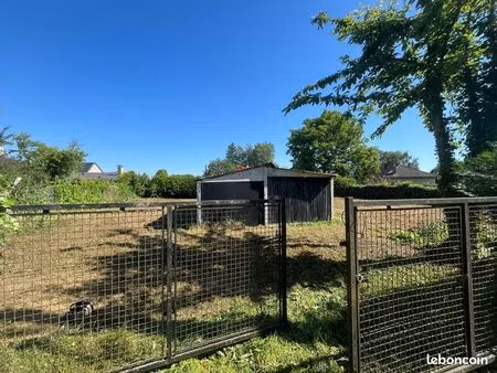 terrain + box/garage à louer