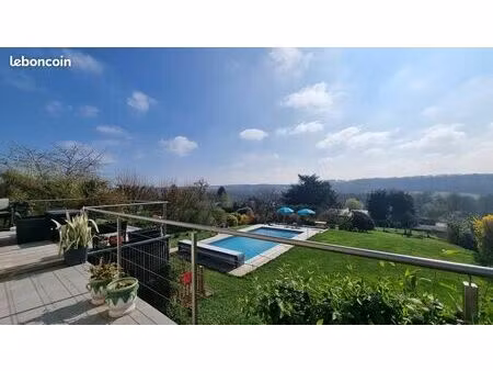 maison contemporaine de 2010 avec piscine et vue exceptionnelle