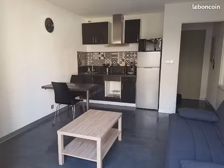 studio meublé refait à neuf avec balcon + cave