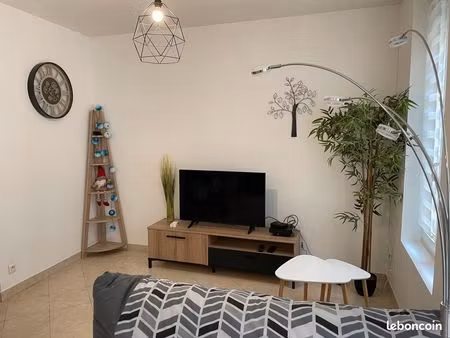 loue t2 42m² bagnols sur ceze 570 cc