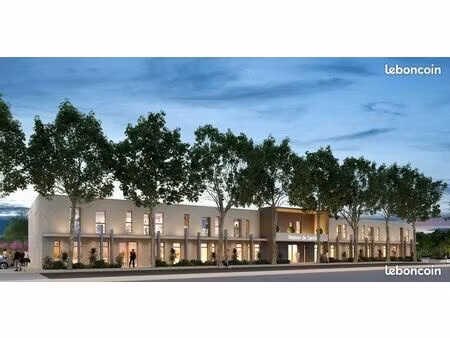 bureaux lumineux avec parkings - emplacement n°1 - vergeze - gard