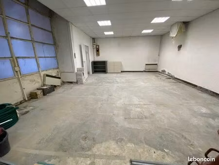 entrepôt 150 m2 avec bureaux
