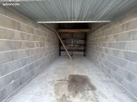 parking/box 1 pièce 18 m²