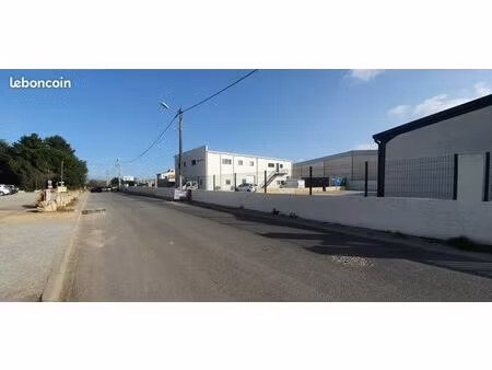 dépot / local commercial