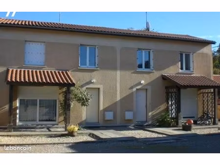 à louer maison t3 à piégut-pluviers (dordogne)