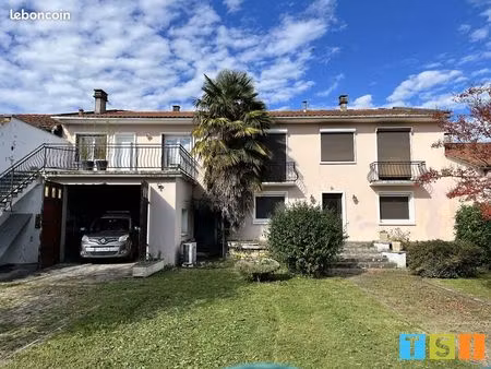 maison 9 pièces 210 m²