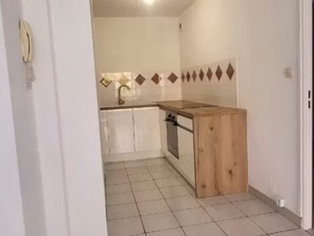 2 pièces - 42m2 - nîmes (30900) - rue hotel dieu