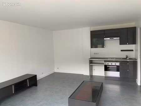 studio 25 m2 avec terrasse