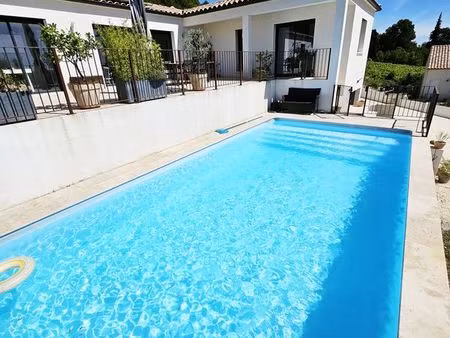 maison contemporaine de 145 m² avec vue dégagée  piscine et terrain de 826 m² – entre nîme