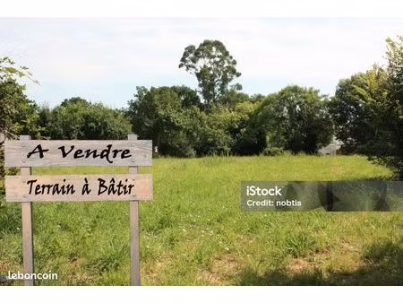 terrain 727 m² lamasquere