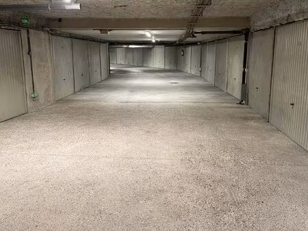 à louer – box sécurisé en résidence privée – 150/mois