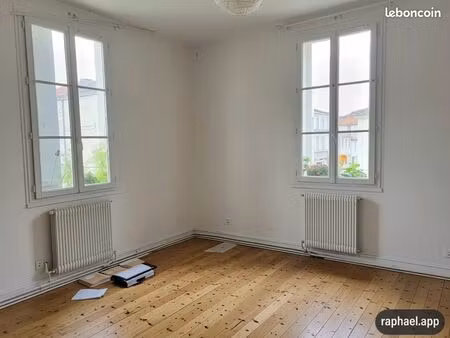t3 lumineux de 57 m² en plein centre-ville de rochefort