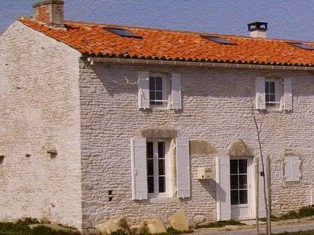 maison à louer proche de genouillé (17430)