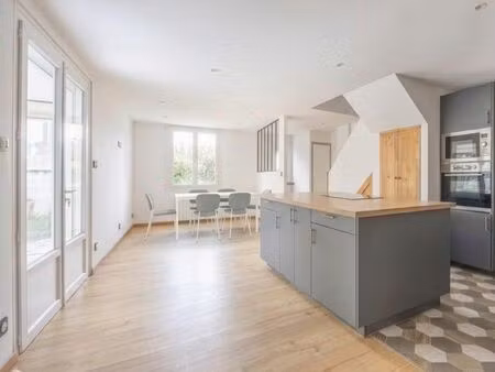 maison de ville 7 pièces 123m2