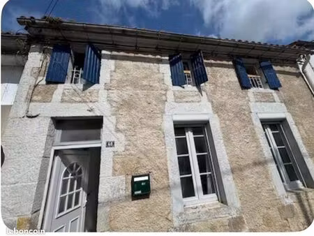 location maison 3 chambres avec jardin disponible à partir de juillet ou septembre