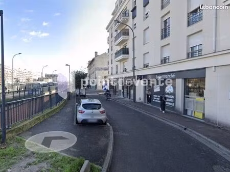 local commercial 64 m²