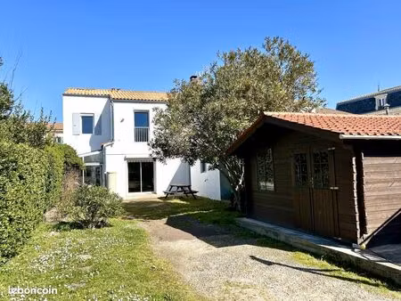 maison 9 pièces 208 m²