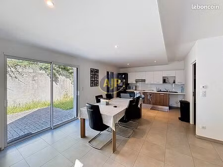 propriété 4 pièces 109 m²