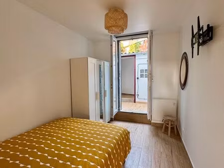 studio avec terrasse entièrement rénovée  meublée à 30 minutes de la gare saint lazare et 