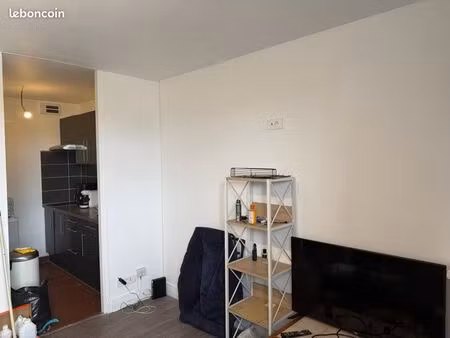 studio meublé à louer – argenteuil centre – 670 cc