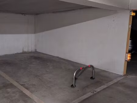 loue place de parking privée en sous-sol sécurisé