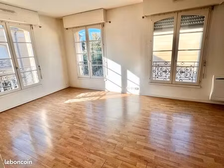 beau t2 lumineux avec garage