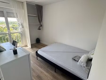 chambre meublée