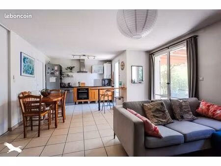 villa 4 pièces 79 m²