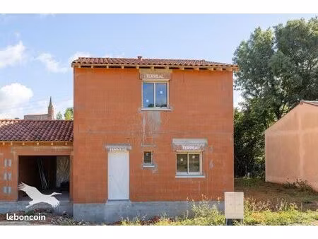 villa 4 pièces 85 m²