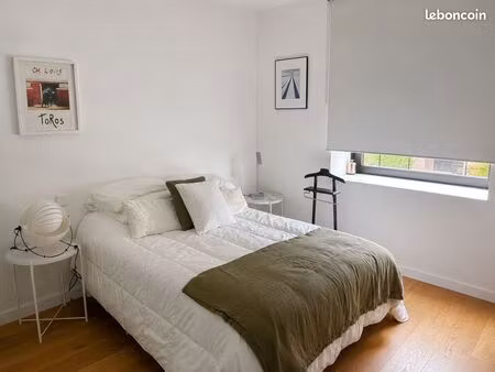 t3 contemporain avec terrasse de 25 m² dans immeuble art déco rénové  côte pavée