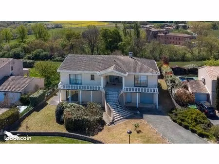 maison 7 pièces 296 m²