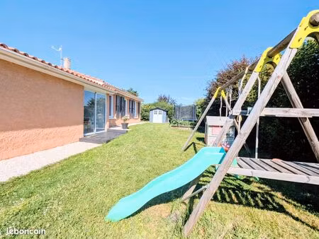 maison familial individuelle plain-pied rénovée sans travaux avec grand jardin sans vis-à-