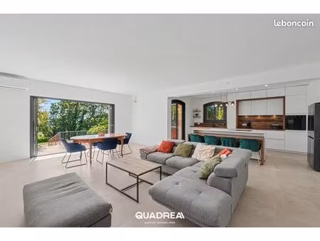 maison t8 avec vue dominante et degagee