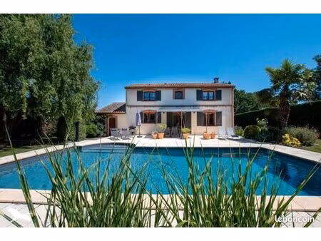 villa 6 pièces 141 m²