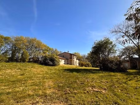 villa d’architecte lumineuse de plein pied au cœur de la nature