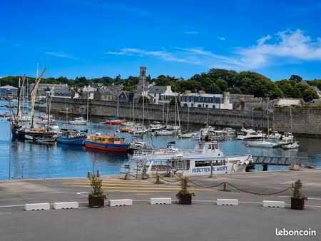 concarneau  centre-ville : appartement t2 meublé avec vue port et ville-close