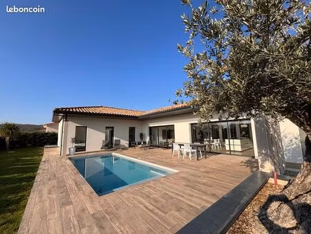 villa contemporaine 128m2  piscine et garage