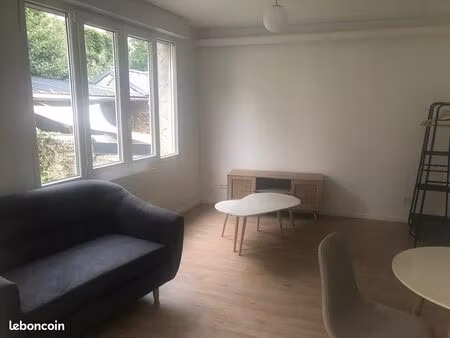 studio 1 pièce 27 m²