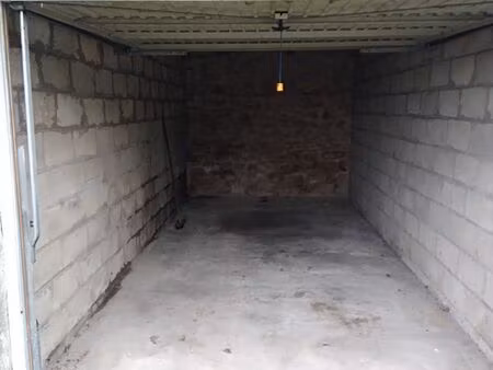 location garage fermé dourjacq