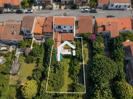 propriété 5 pièces 160 m²