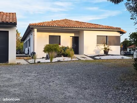 superbe villa contemporaine de 177 m² sur terrain arboré de 2550 m²