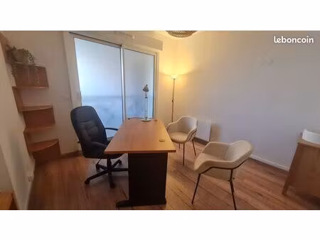 location cabinet / bureau accès pmr - 12 m2 + salle d'attente commune
