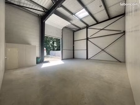 à louer – local industriel de 120 m² avec parc extérieur