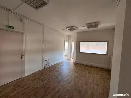 local 79 m²