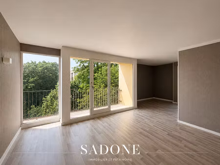 appartement 4 pièces de 75 53 m² à fresnes  dernier étage avec balcon