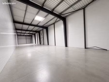 à louer – local industriel de 500 m² avec parc extérieur clôturé