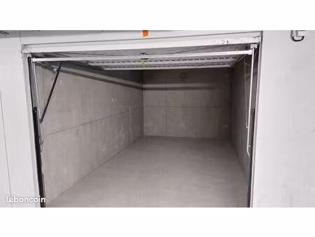 box / garage / place de parking en sous sol