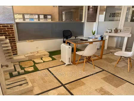 vente locaux professionnels 23 m² à la crau (83260)  95 000 €
