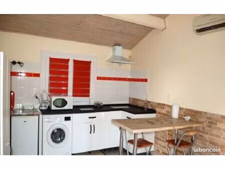 location studio meublé